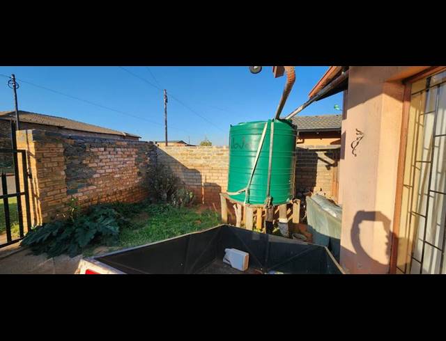 2 BEDROOM HOUSE FOR SALE IN TOEKOMSRUS